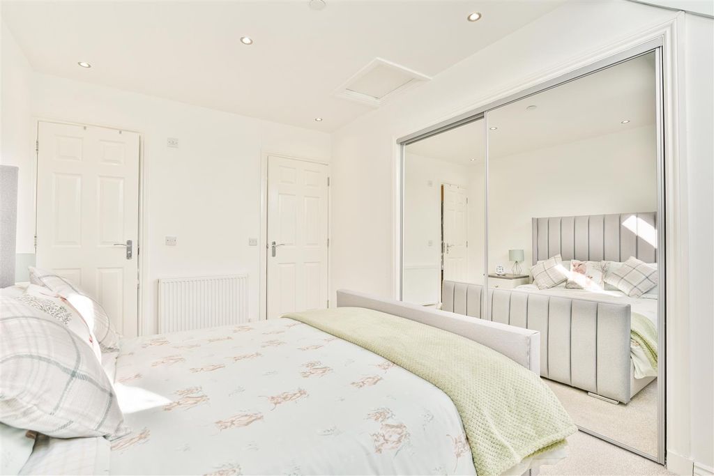 Additional image 20 of 4 bed semi-detached house for saleCleghorn Lea, Lanark ML11