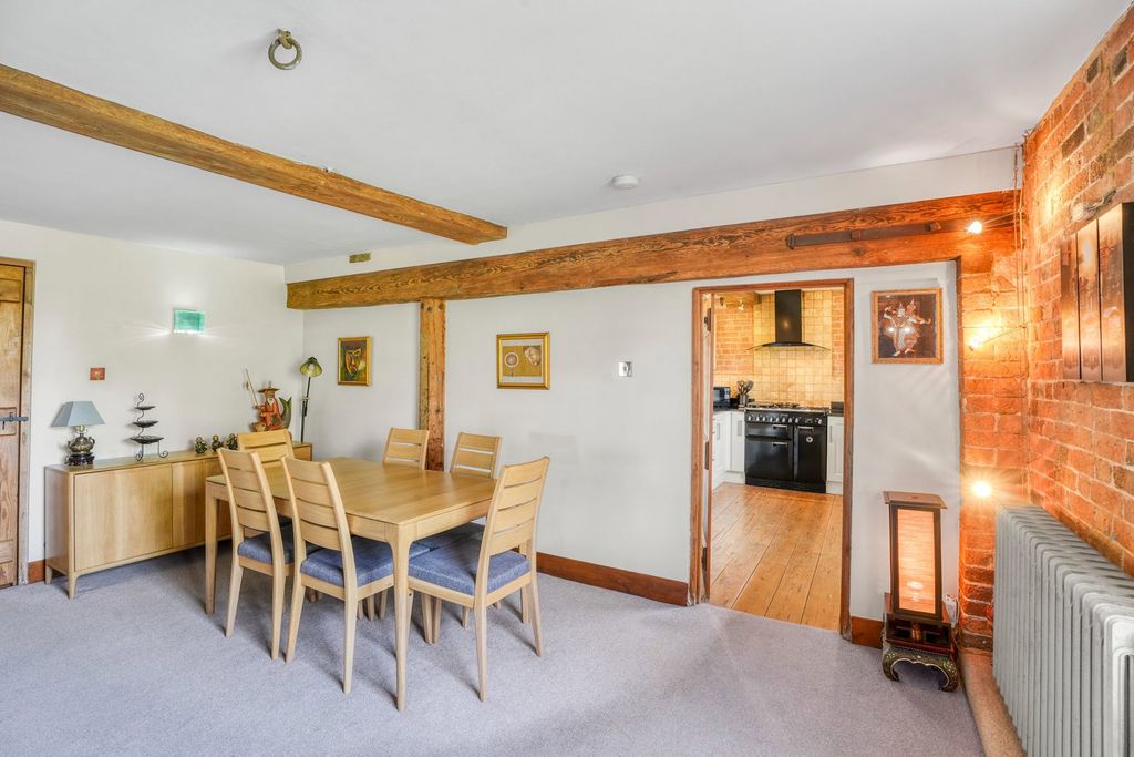 2 bed flat for saleWatermill Lane, Wolverton Mill MK12 photo 5