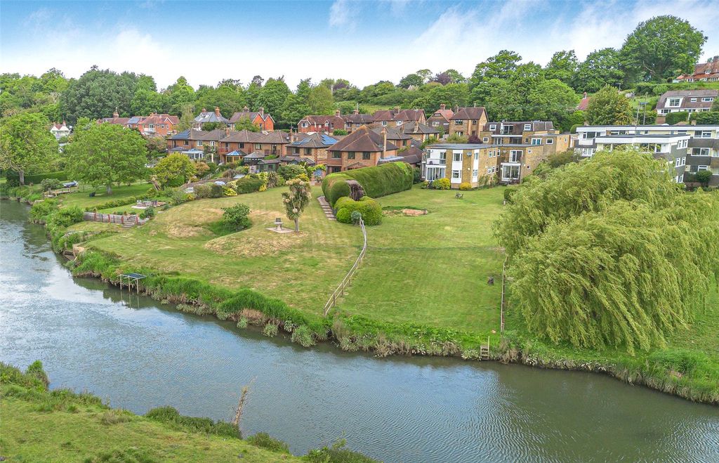 Additional image 14 of 2 bed flat for saleLower Street, Pulborough, West Sussex RH20