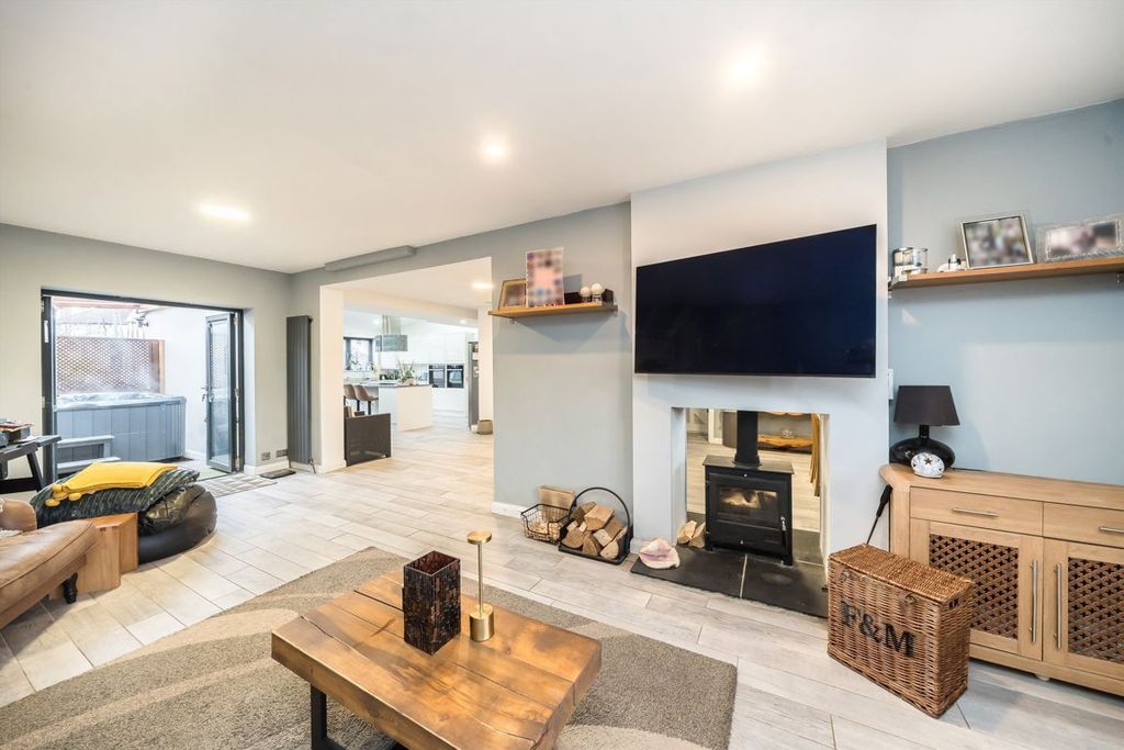Additional image 3 of 4 bed semi-detached house for saleThurleston Avenue, Morden SM4