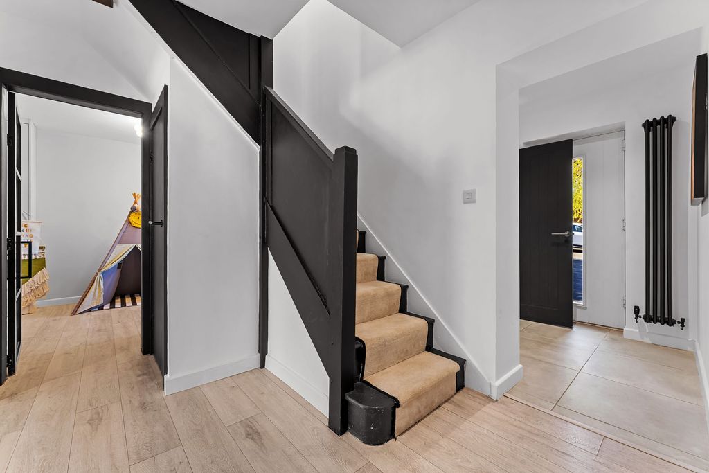Additional image 16 of 4 bed property for saleChiltern Avenue, Macclesfield SK11