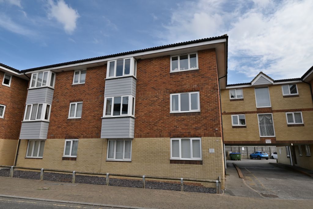 2 bed flat for saleBridge Street, Newhaven BN9