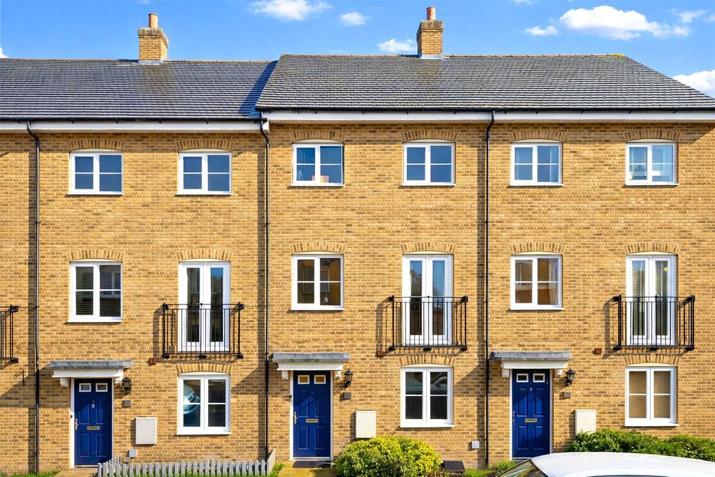 4 bed terraced house for saleThe Square, Loughton, Essex IG10