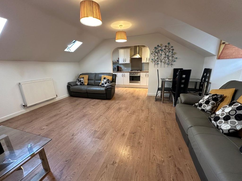 2 bed flat for saleThornton Hall Close, Northampton NN2 photo 2