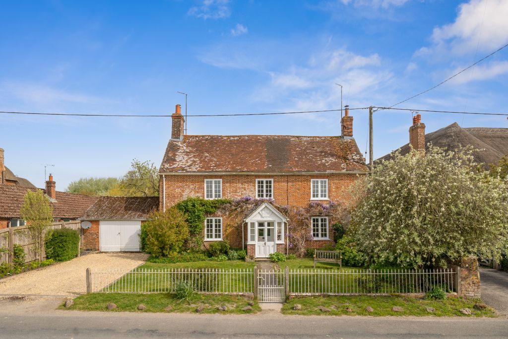 4 bed detached house for saleHilcott, Pewsey SN9