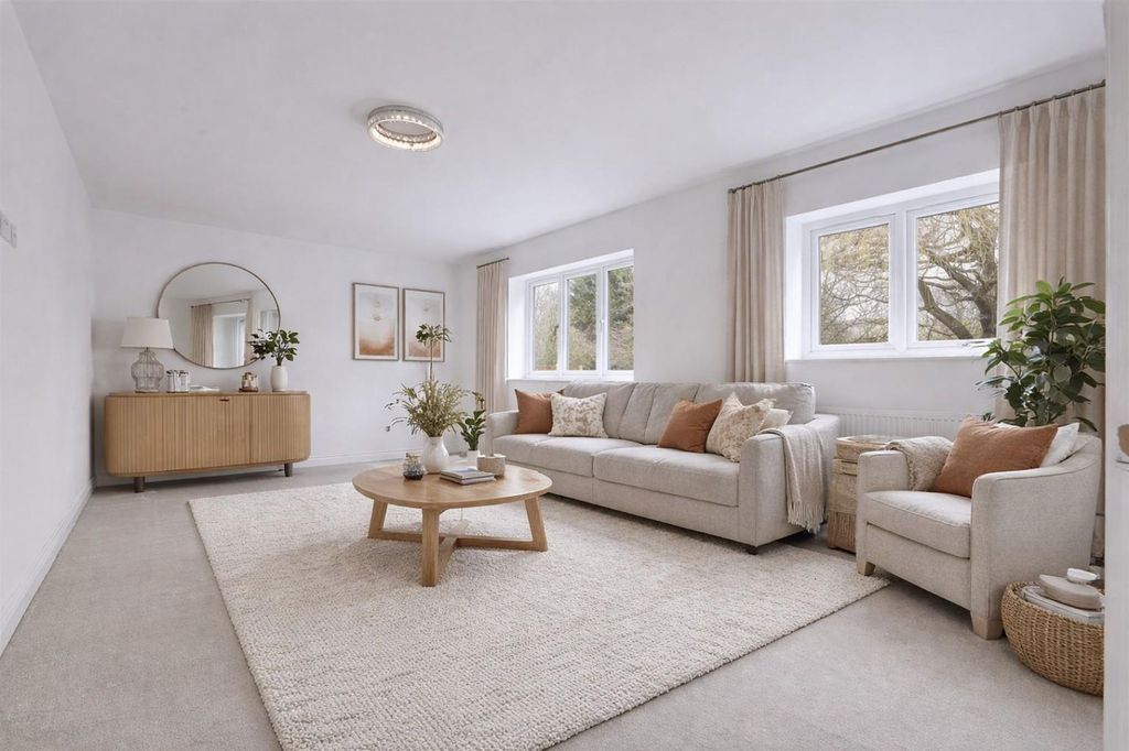 6 bed detached house for saleLandmere Lane, Ruddington NG11 photo 2