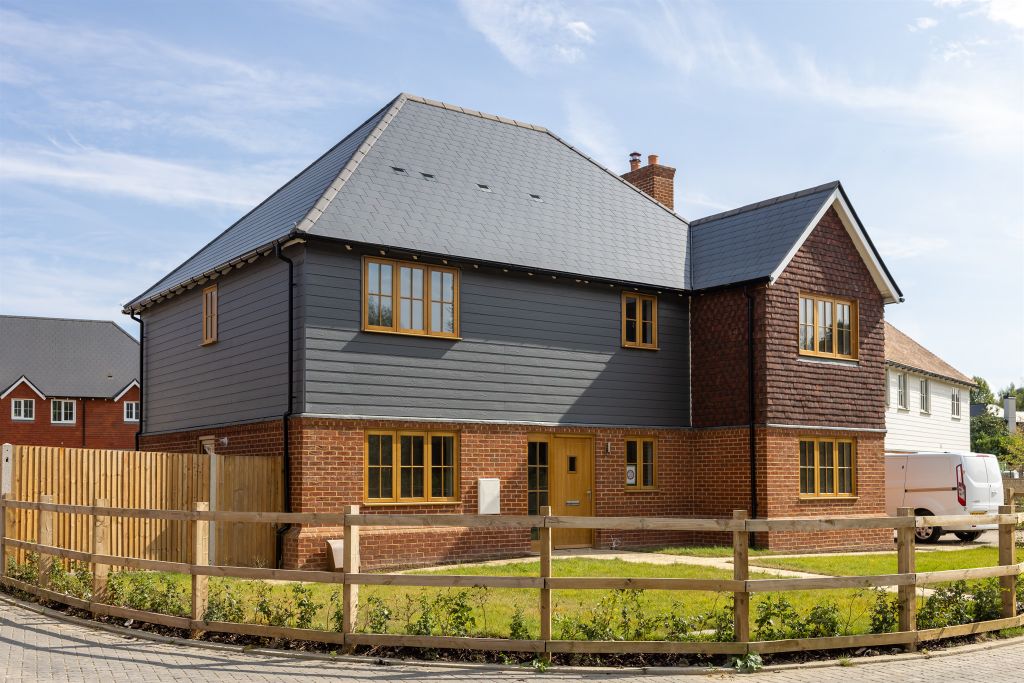 5 bed detached house for saleRoundwell Park, Bearsted, Maidstone ME14