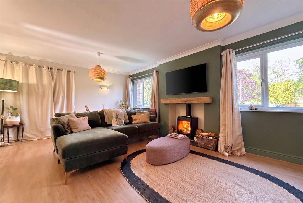 Additional image 9 of 5 bed detached house for saleElm Close, Newark NG24