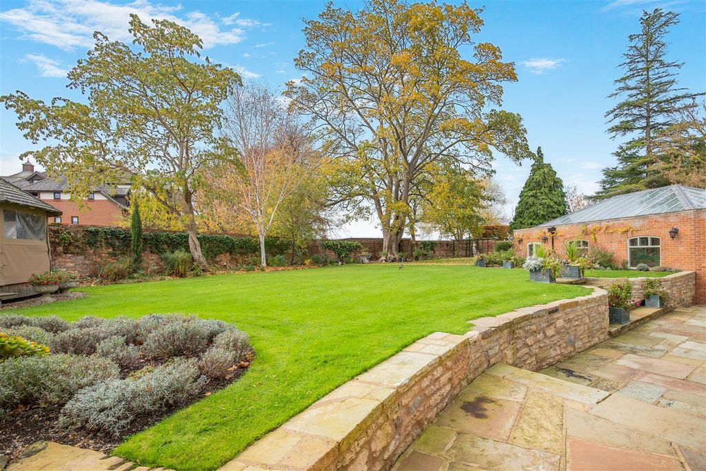Additional image 42 of 6 bed detached house for saleMill Lane, Newport Pagnell MK16