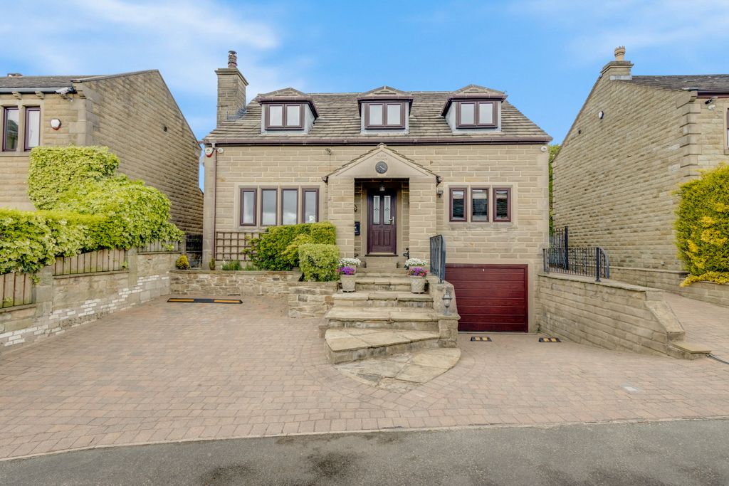 4 bed detached house for saleKitson Hill Road, Mirfield WF14
