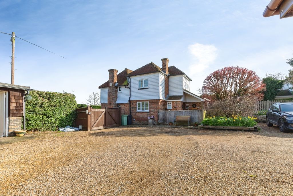6 bed cottage for saleLower Road, East Farleigh, Maidstone, Kent ME15