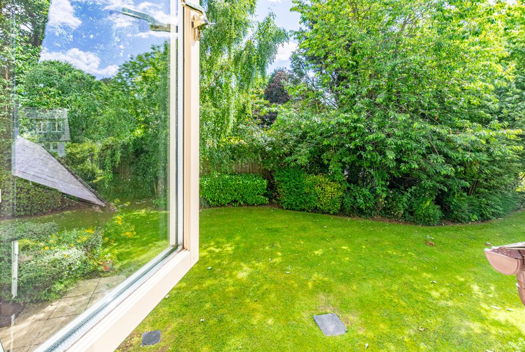 Additional image 12 of 1 bed flat for saleRosewood Court, Park Avenue, Roundhay, Leeds LS8