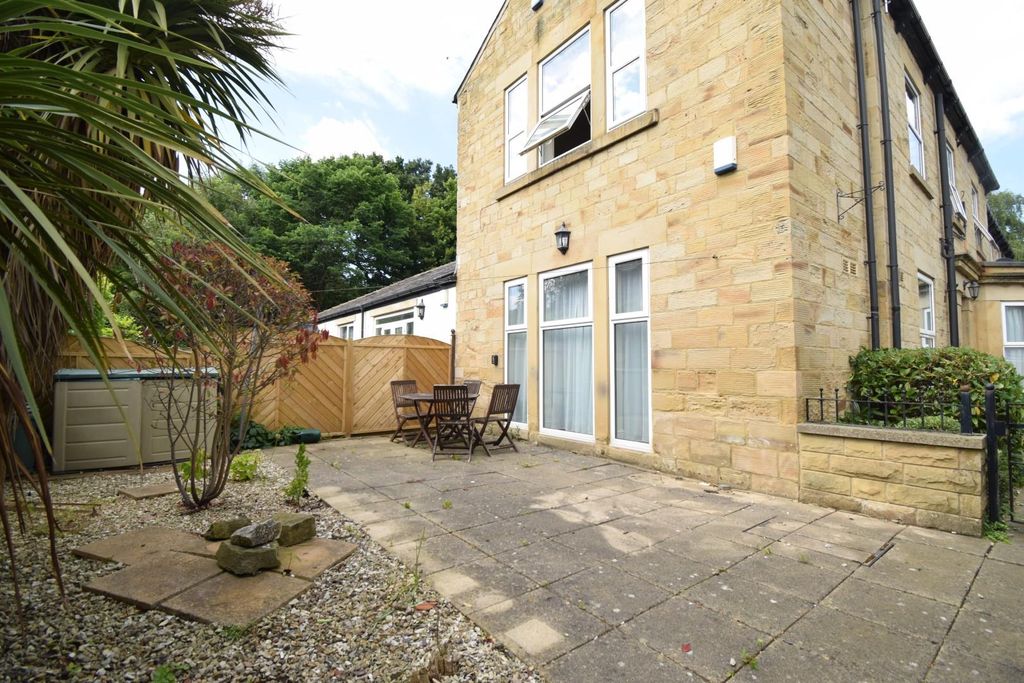 Additional image 2 of 2 bed flat for saleLime Pit Lane, Stanley, Wakefield WF3