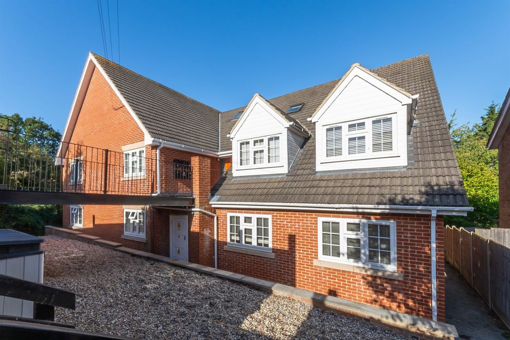 Additional image 3 of 2 bed flat for saleBeacon Hill, Maldon CM9