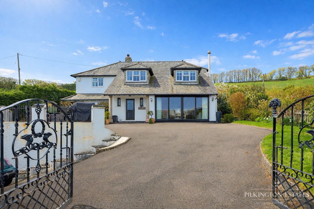 4 bed detached house for saleKellow, Looe, Cornwall PL13 photo 3