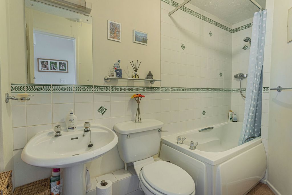 Additional image 4 of 1 bed flat for saleFive Trees Close, Tetbury GL8