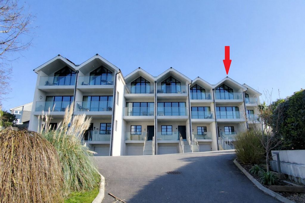 4 bed terraced house for saleThe Strand, Porth, Newquay TR7