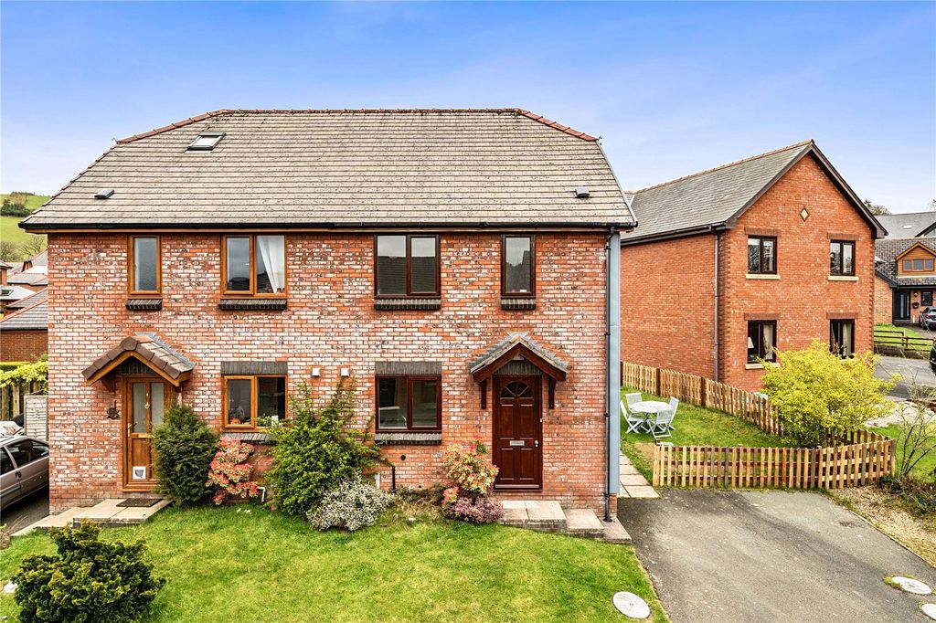 3 bed semi-detached house for saleRhos Y Maen Isaf, Llanidloes, Powys SY18