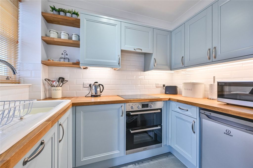 2 bed flat for saleHannafore Lane, Looe, Cornwall PL13 photo 4