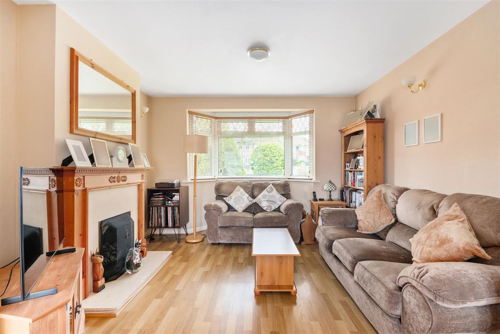 Additional image 2 of 3 bed semi-detached house for saleNorthernhay Walk, Morden SM4
