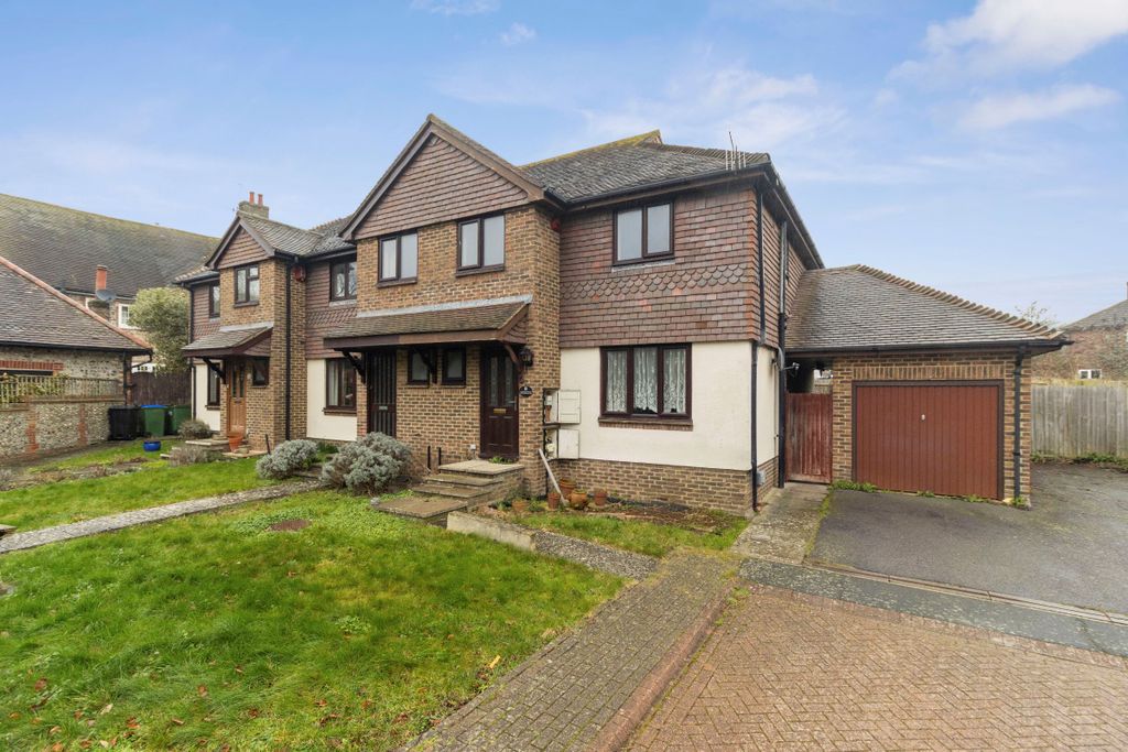 4 bed semi-detached house for saleVicarage Close, Newhaven BN9