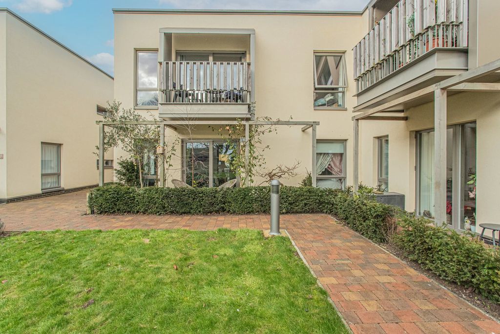 1 bed flat for saleSteepleton Court, Tetbury GL8