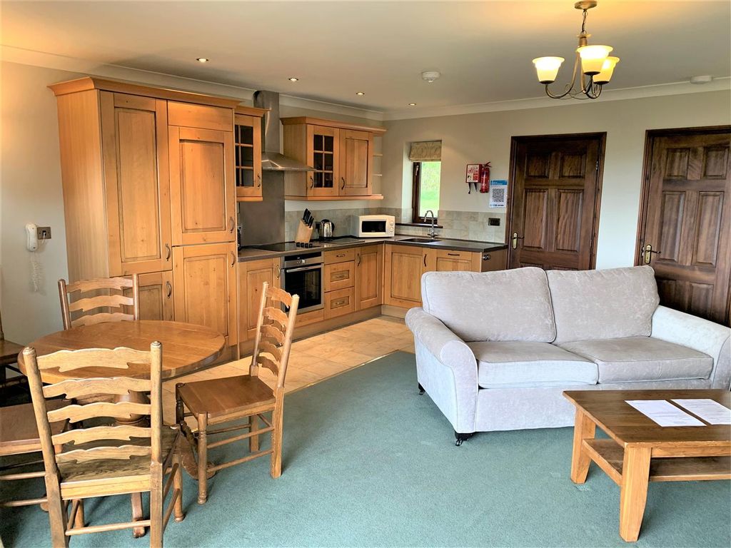 2 bed bungalow for salePenpillick, Par PL24 photo 5