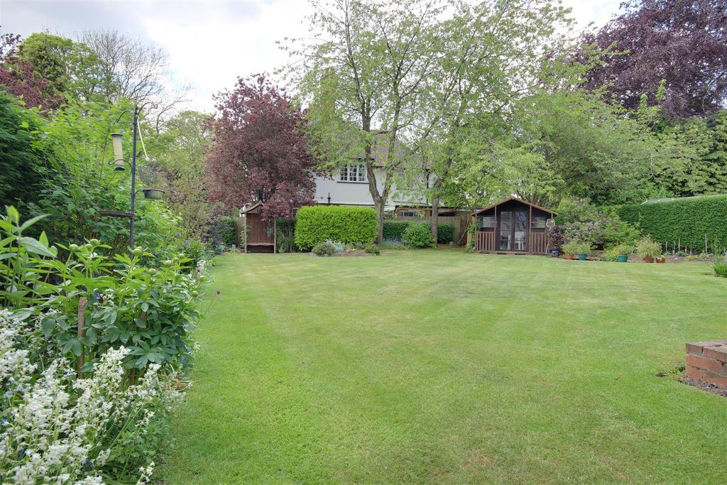 Additional image 18 of 5 bed semi-detached house for saleNunburnholme Avenue, North Ferriby HU14