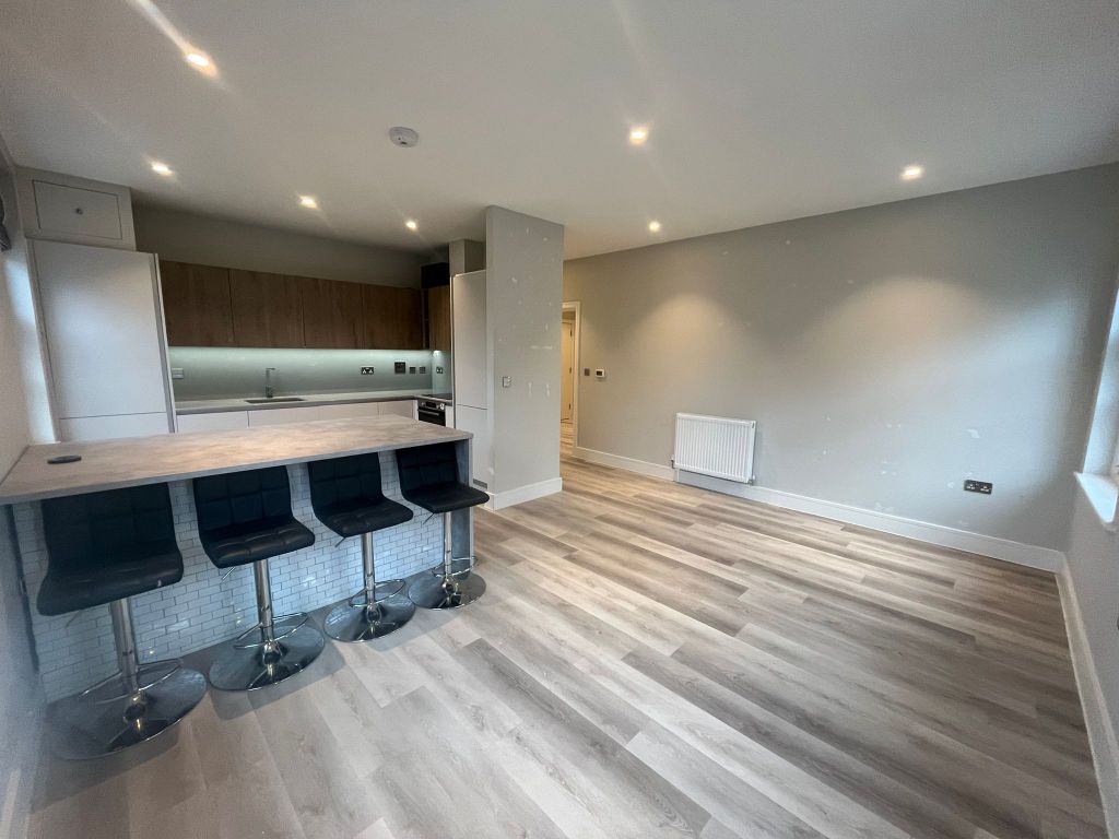 2 bed flat for saleYork Rise, Orpington BR6 photo 2