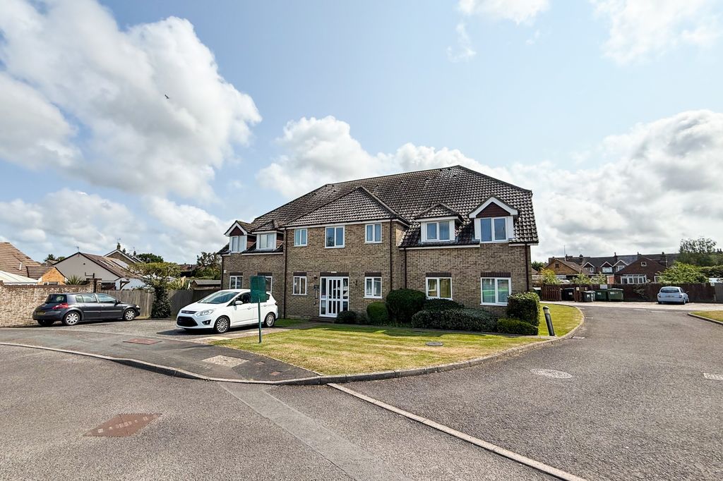 2 bed flat for saleHoneycrag Close, Polegate, East Sussex BN26