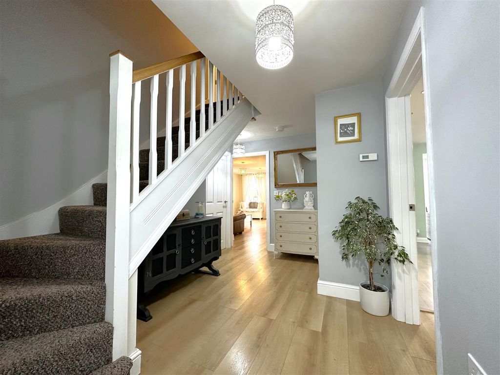 Additional image 5 of 4 bed detached house for saleBlenheim Avenue, Fernwood, Newark NG24
