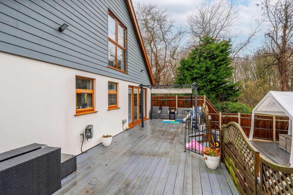 Additional image 10 of 6 bed detached house for saleChestnut Avenue, Oulton Broad NR32