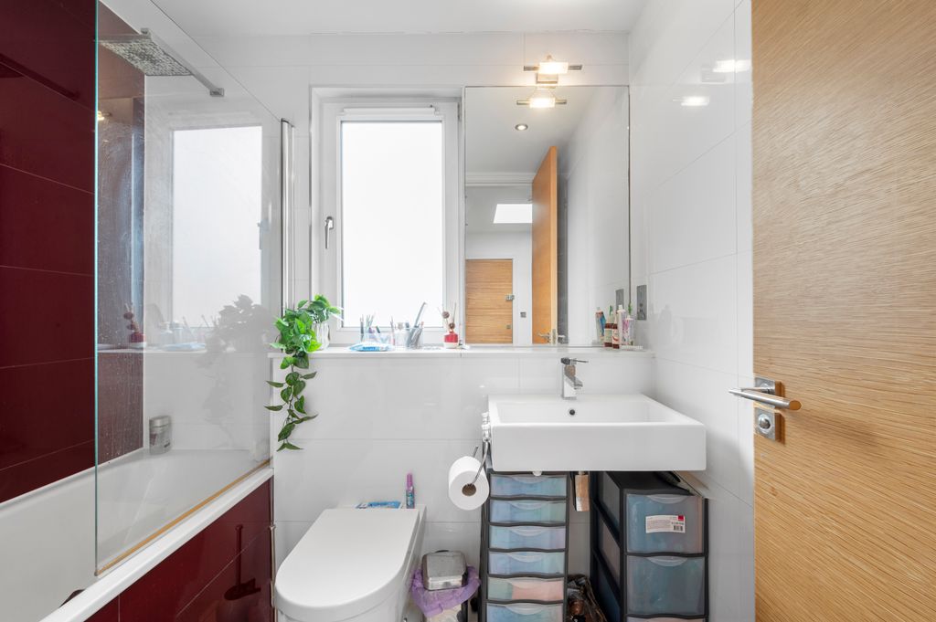 Additional image 7 of 2 bed flat for saleWest Barnes Lane, Raynes Park, New Malden KT3