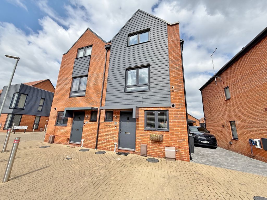 3 bed semi-detached house for saleChalk Way, Drayton PO6