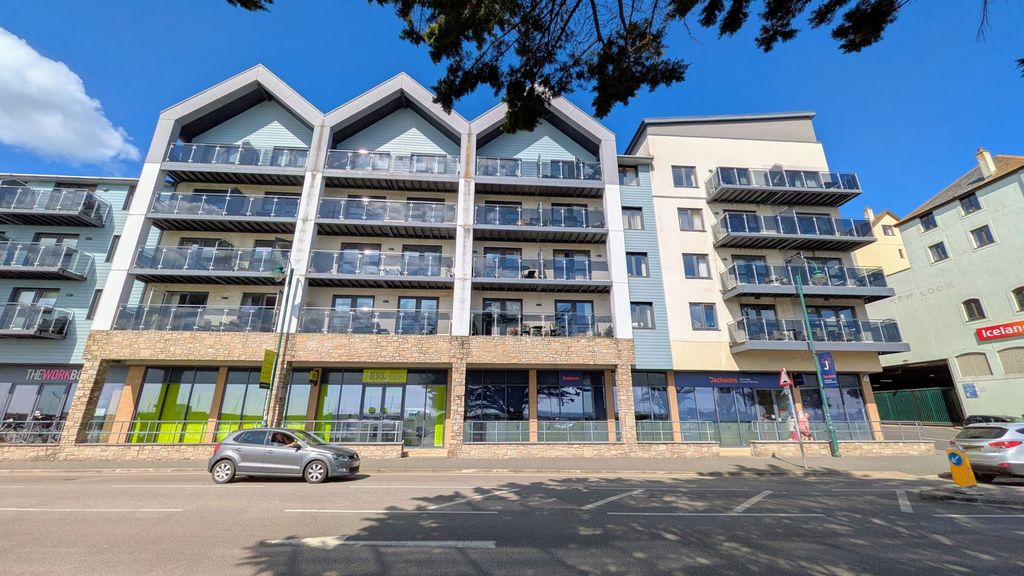 2 bed flat for saleMounts Bay Lodge, Penzance TR18
