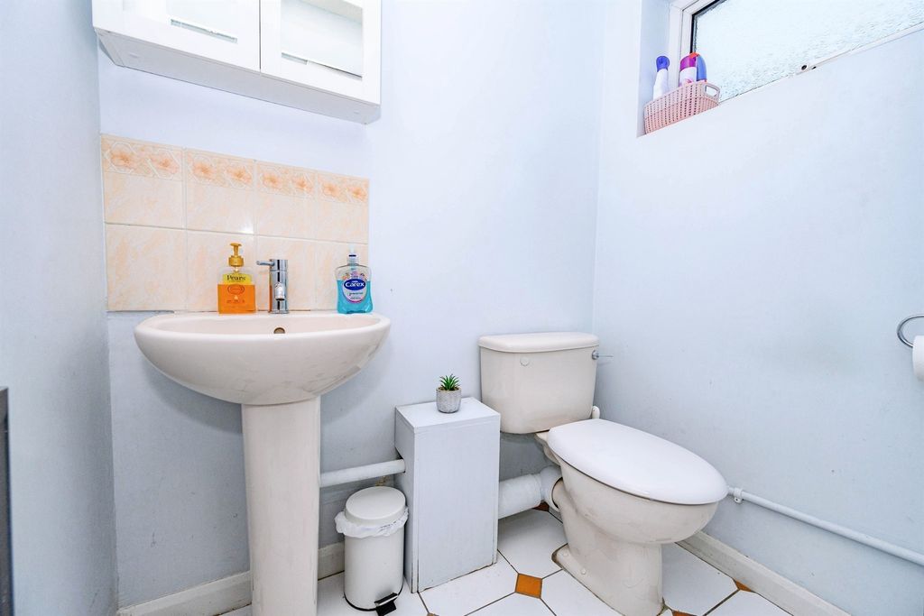 Additional image 13 of 3 bed semi-detached house for saleTurnpike Drive, Luton LU3