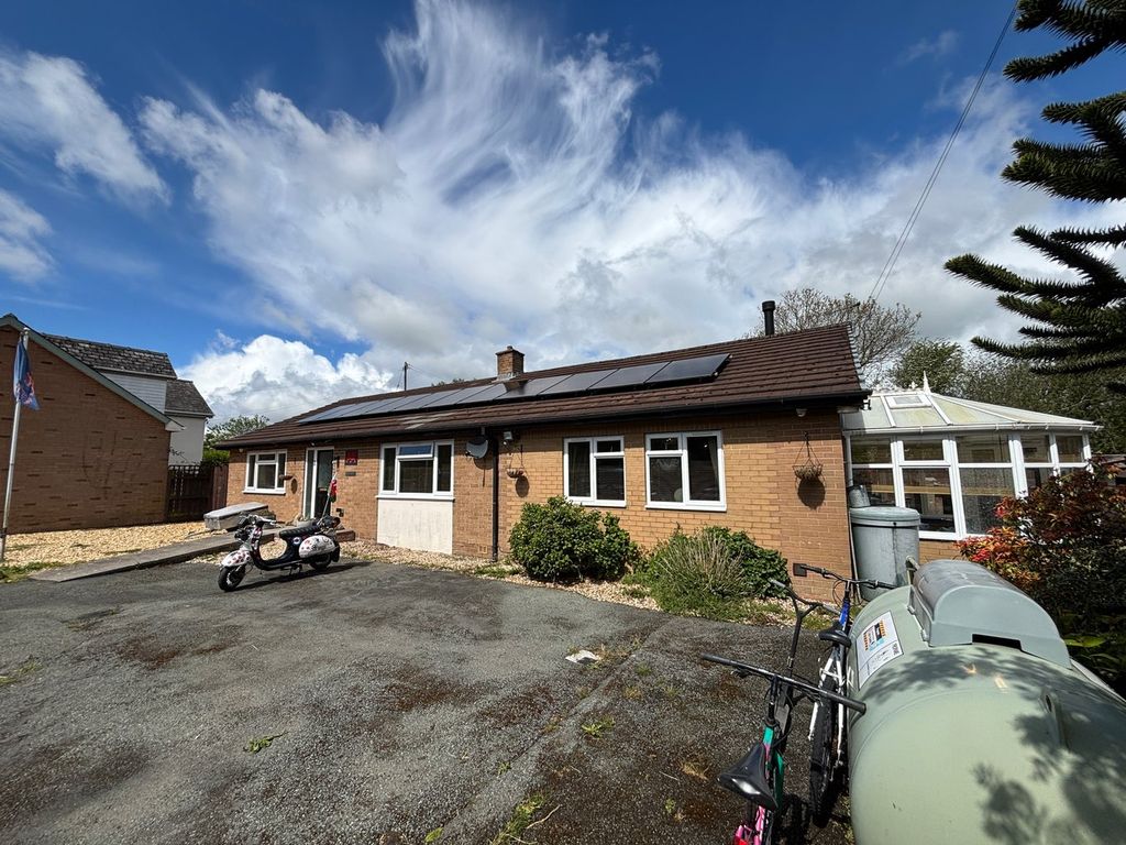 4 bed detached house for saleLlandrindod Wells LD1