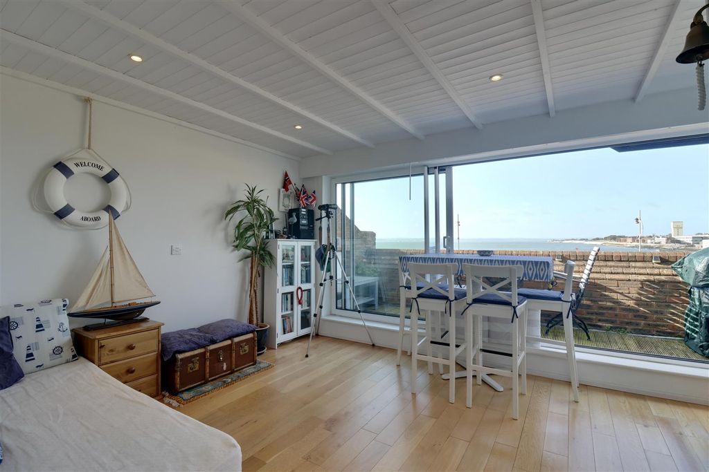 Additional image 18 of 4 bed town house for saleBroad Street, Old Portsmouth, Hampshire PO1