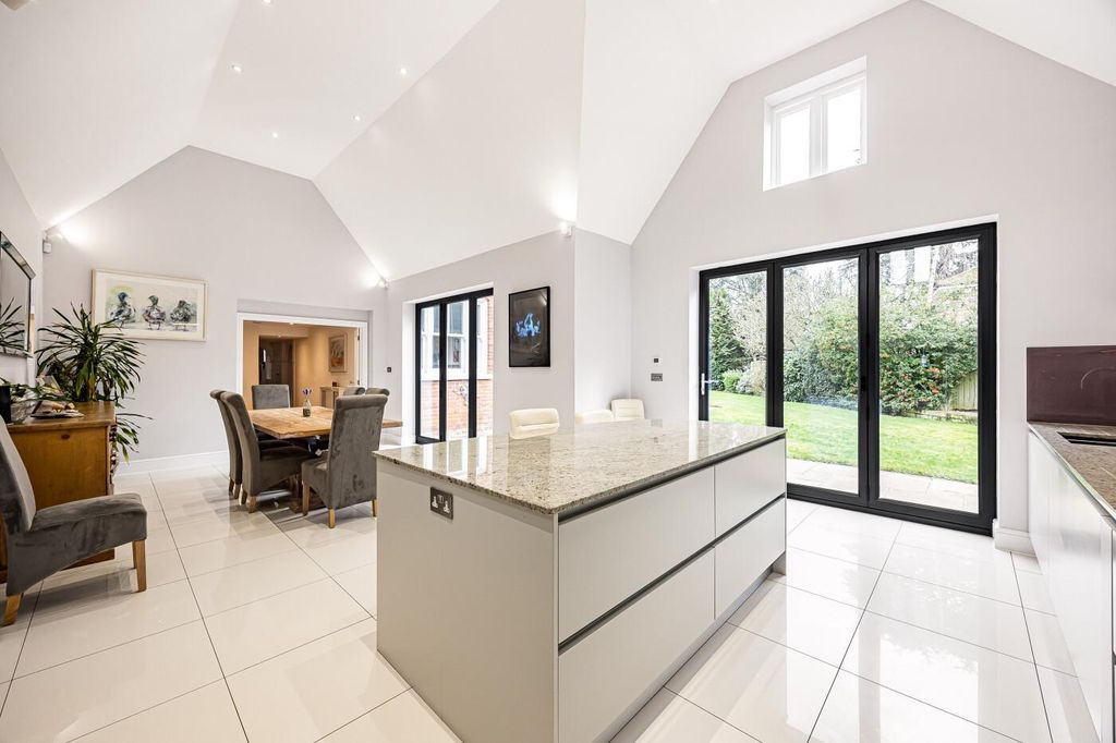 Additional image 4 of 5 bed detached house for saleStation Road, Marlow, Buckinghamshire SL7