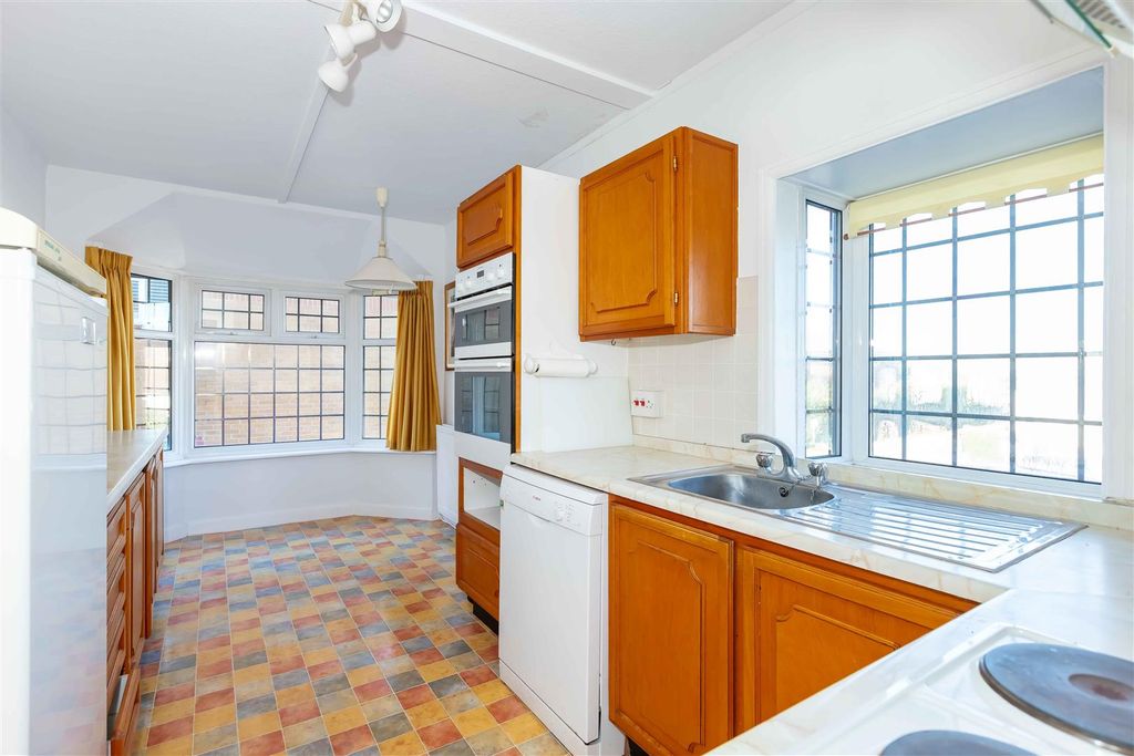 Additional image 4 of 3 bed detached house for saleBrighton Road, Lancing BN15