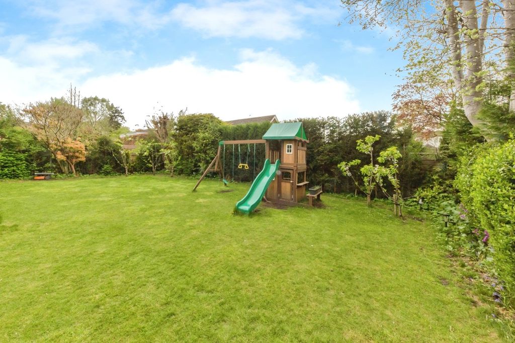 Additional image 15 of 4 bed bungalow for salePriory Lane, Macclesfield, Cheshire SK10