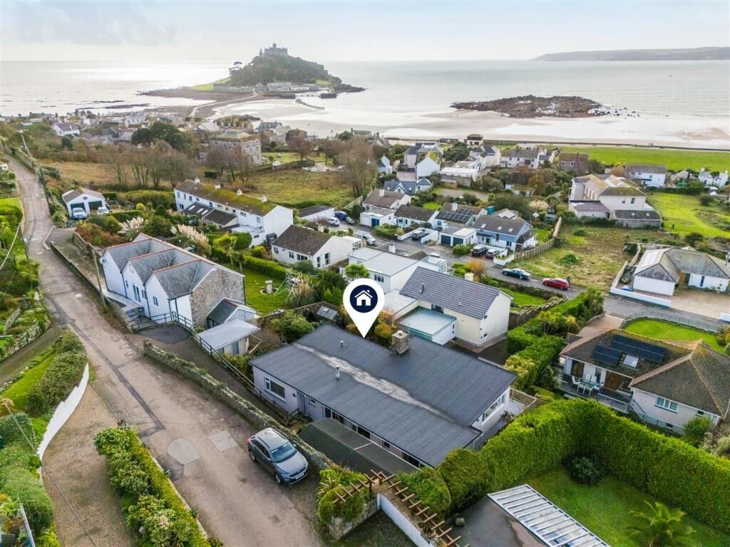 4 bed detached bungalow for saleMarazion, Home With Stunning Sea Views TR17
