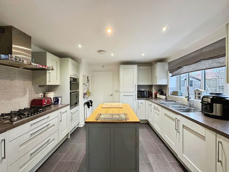 4 bed detached house for salePoplar Place, Morpeth NE61 photo 2