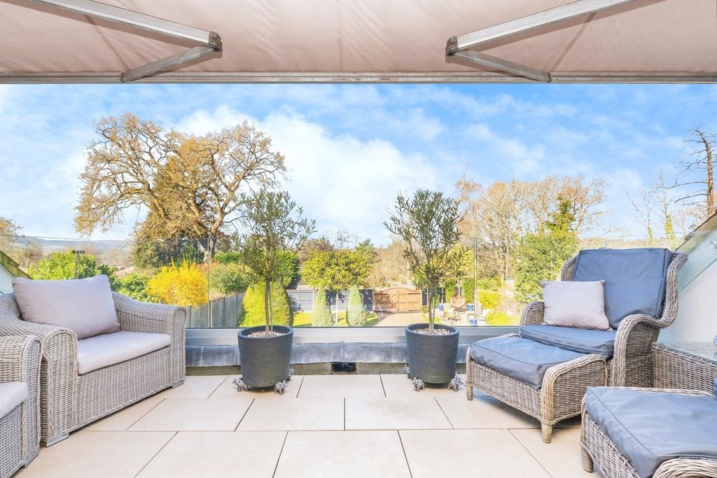 4 bed detached house for saleThe Fairway, Midhurst, West Sussex GU29