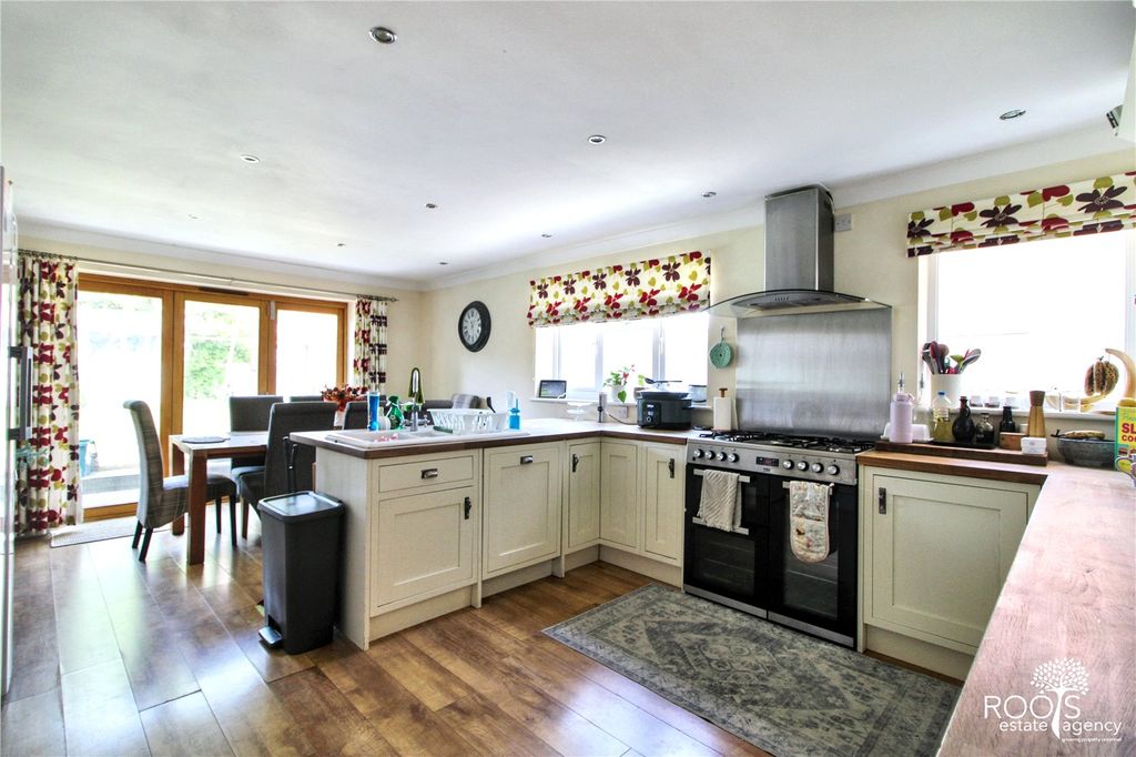 Additional image 2 of 5 bed semi-detached house for saleCraven Road, Newbury RG14