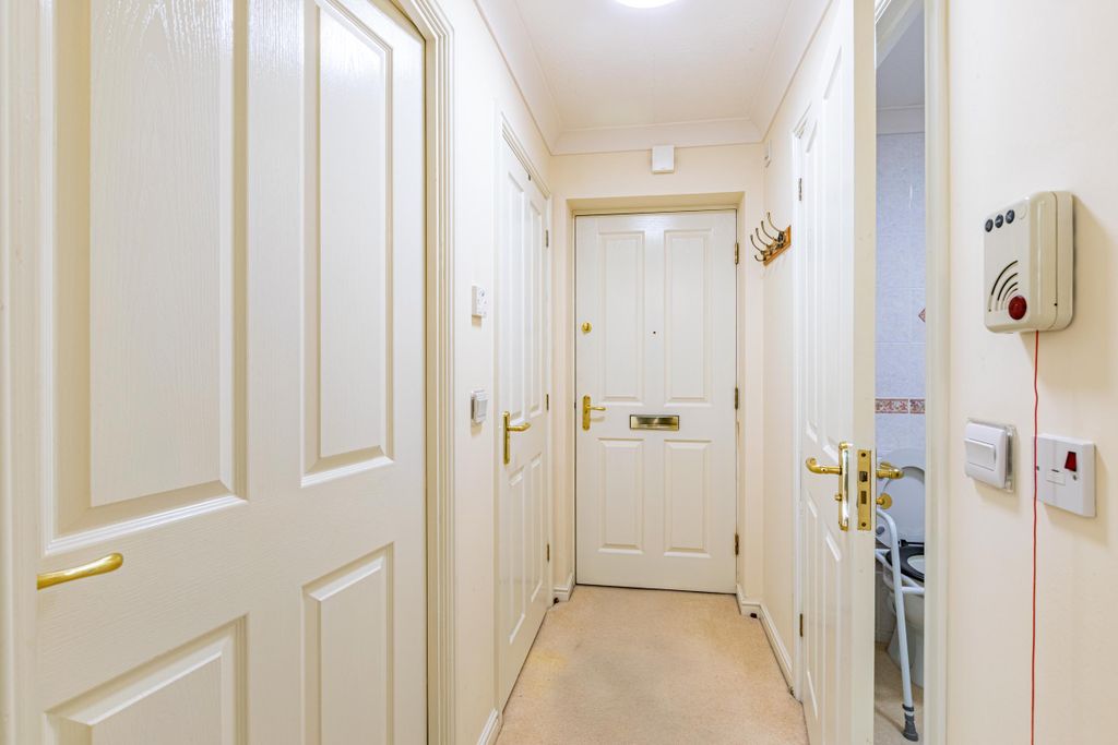 Additional image 10 of 1 bed flat for saleRosewood Court, Park Avenue, Roundhay, Leeds LS8