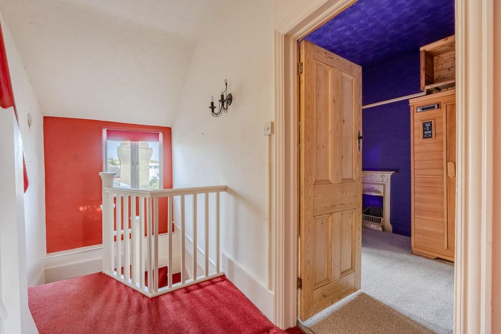 Additional image 16 of 3 bed flat for saleCliff Gardens, Leigh-On-Sea SS9
