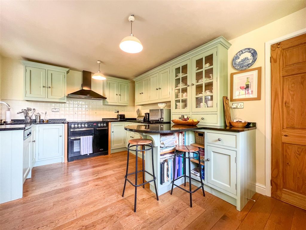 Additional image 4 of 4 bed property for saleAbbey Green Road, Leek ST13