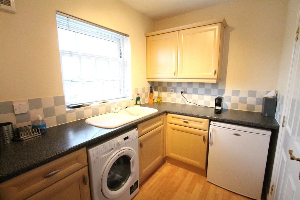 Additional image 4 of 2 bed flat for saleTyldesley Way, Nantwich, Cheshire CW5