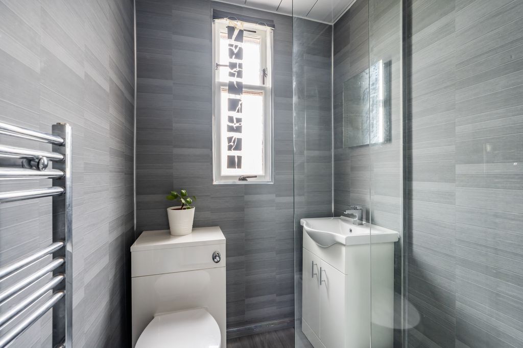 Additional image 11 of 2 bed flat for sale20 Eskview Crescent, Musselburgh EH21